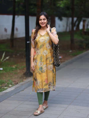 J M CREATION Women Floral Print A-line Kurta(Yellow)