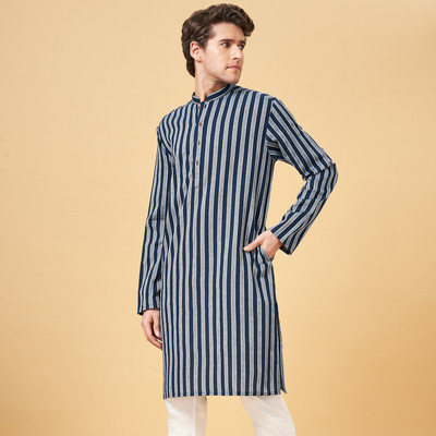 Indus Route by Pantaloons Men Dyed/Ombre Straight Kurta(Blue)