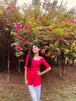 Vividvibe Women Solid Straight Kurta(Pink)