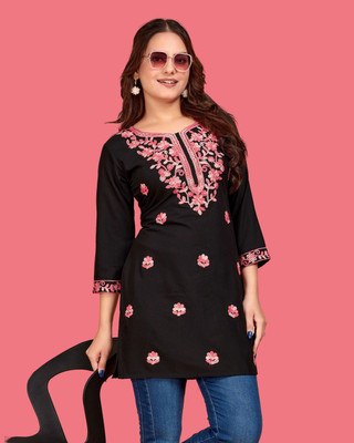 Verdant Women Chikan Embroidery Straight Kurta(Black)