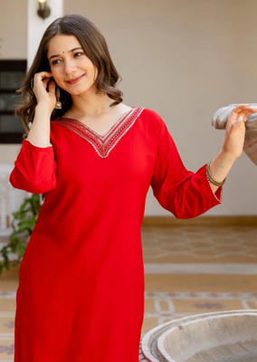 Surhi Women Embroidered Straight Kurta(Red)