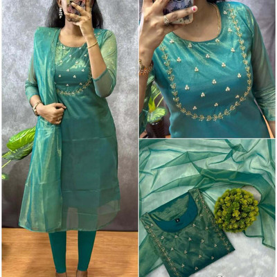 Ervasa Women Embellished Straight Kurta(Green)