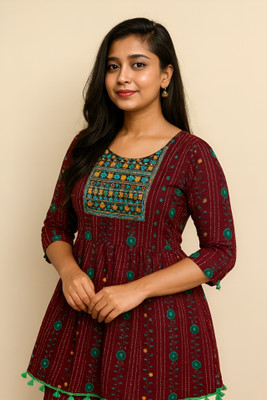 clotsage Women Printed, Embroidered Flared Kurta(Maroon)