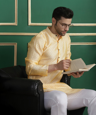 ANOUK Men Woven Design Straight Kurta(Gold)