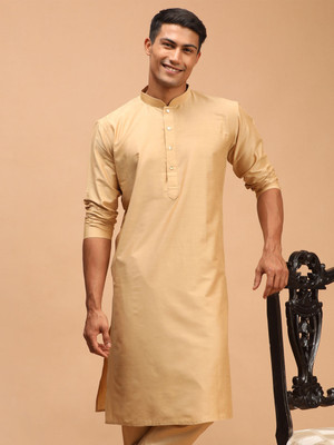 VASTRAMAY Men Solid Straight Kurta(Gold)
