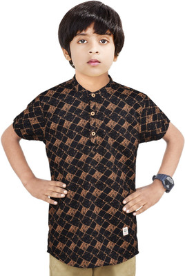 MADE IN THE SHADE Boys Printed Straight Kurta(Gold, Black)
