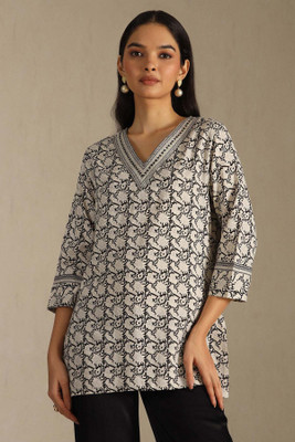 soch Women Floral Print Tunic Kurta(Black, White)