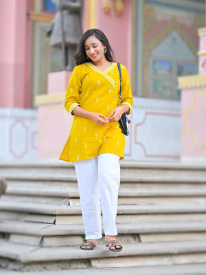 IKRASS Women Printed Straight Kurta(Yellow)