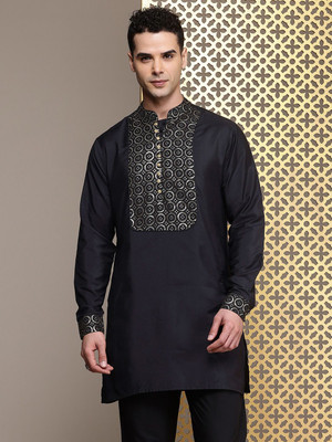House of Pataudi Men Embellished Straight Kurta(Black)