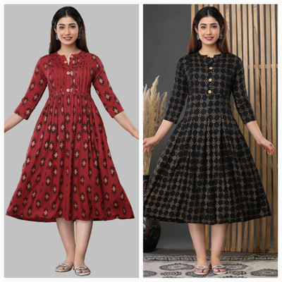 PARASNATH Women Printed Flared Kurta(Black, Maroon)