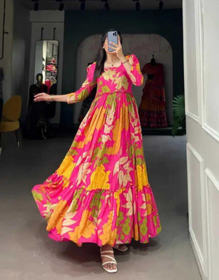 SHREE HARI CLOTH Women Floral Print, Printed Anarkali Kurta(Pink)