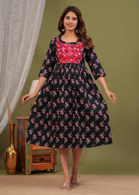 UrbanRang Women Floral Print Anarkali Kurta(Black, Red)