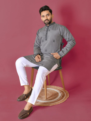 madhavwear Men Solid Straight Kurta(Grey)