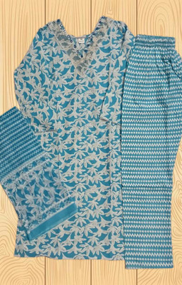 Prisha Enterprises Women Kurti Pant Dupatta Set