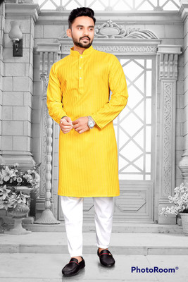 shreeram Men Solid Straight Kurta(Yellow)