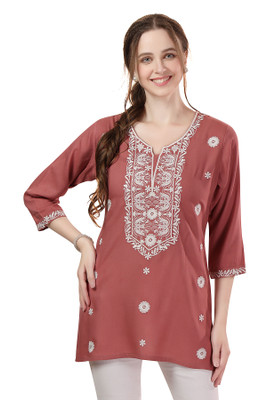 Divastri Women Chikan Embroidery Straight Kurta(Red)