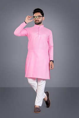 ETHNICSUTRA Men Solid Straight Kurta(Pink)