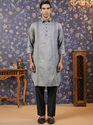 House of Pataudi Men Printed Straight Kurta(Grey)