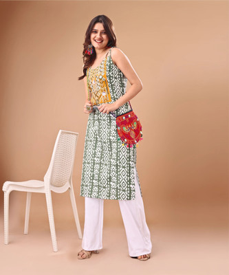 Youthnic Women Embroidered Straight Kurta(Green)