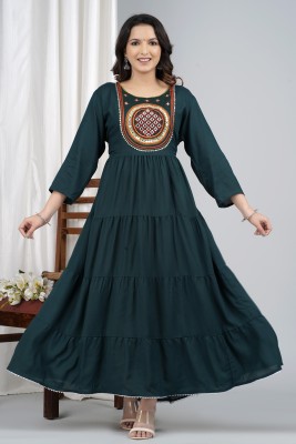 MARUDHRA TEXTILE Women Embroidered Anarkali Kurta(Green)