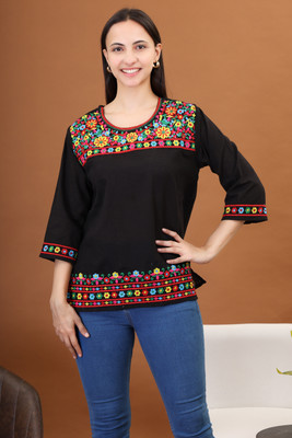 KLOZIQUE Women Embroidered Straight Kurta(Black)