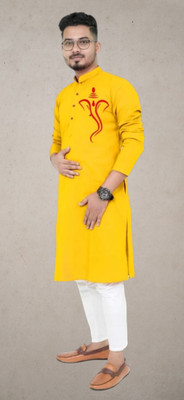Vastra Trends Men Self Design Straight Kurta(Yellow)