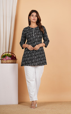 AKIKO Women Floral Print Straight Kurta(Black)