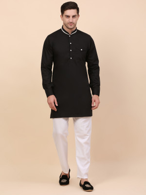 QISHTAR Men Solid A-line Kurta(Black)