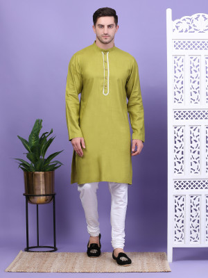 QISHTAR Men Solid A-line Kurta(Green)