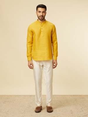 MANYAVAR Men Solid Straight Kurta(Yellow)