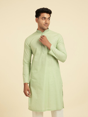 DIWAS by Manyavar Men Solid Straight Kurta(Green)