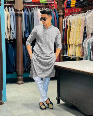 KURTAFORMEN Men Chikan Embroidery Straight Kurta(Grey)