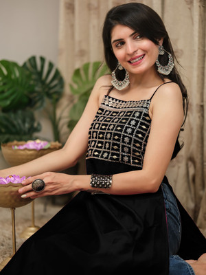 Youthnic Women Embellished Straight Kurta(Black)