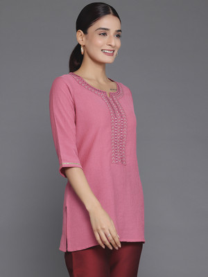 LIBAS Women Woven Design Straight Kurta(Pink)