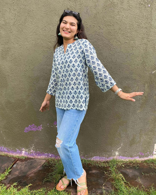 SANGOURI Women Printed Straight Kurta(White)