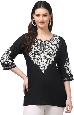 AK Creation Women Embroidered Frontslit Kurta(Black)