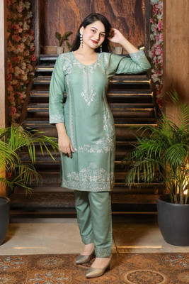 KHUSHI FARAZ Women Embroidered A-line Kurta(Green)