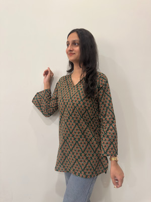 Anjali Fabrics Women Solid A-line Kurta(Dark Green)