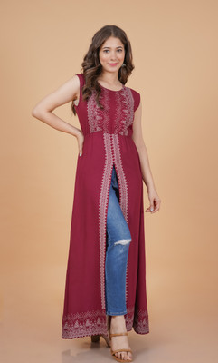 DAEVISH K Women Floral Print Frontslit Kurta(Maroon)