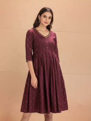 stitch haven Women Printed, Embroidered Flared Kurta(Maroon)