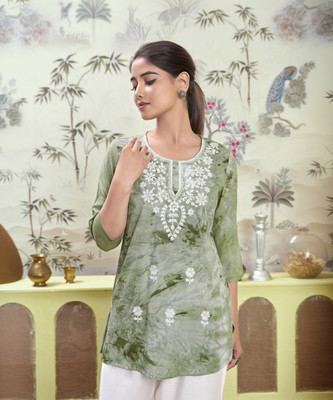 Skylee Women Chikan Embroidery, Embellished, Dyed/Ombre, Self Design Straight Kurta(Light Green, White)