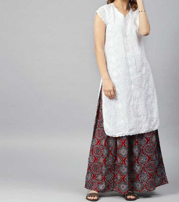 Quds Women Chikan Embroidery Straight Kurta(White)