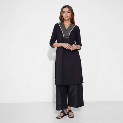 Rangmanch by Pantaloons Women Solid, Embroidered Straight Kurta(Black)