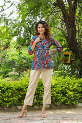 Rain & Rainbow Women Self Design Straight Kurta(Blue)