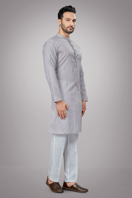 JUGG JUGG JEEYO Men Self Design Straight Kurta(Grey)