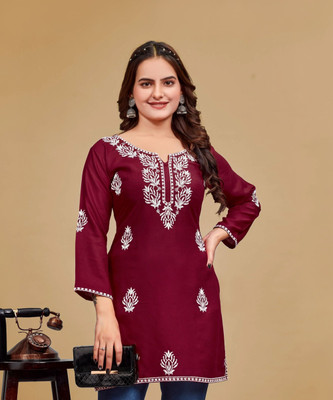 Kalavrund Creation Women Chikan Embroidery Straight Kurta(Maroon)