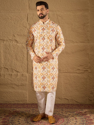 House of Pataudi Men Embroidered Straight Kurta(White)