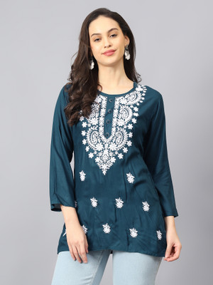 The Chikankari Story Women Embroidered Straight Kurta(Green)