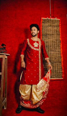 LAXMI SAREE MALL Men Embellished A-line Kurta(Red)