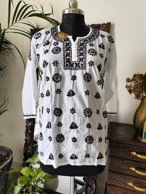 Heritage Sewa Chikan Women Embroidered, Chikan Embroidery Straight Kurta(White)